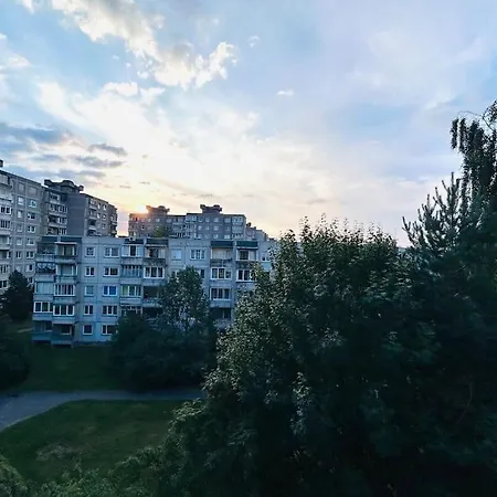 Feel Like Two Separate With Nostalgic 80's Vibes Apartment Kaunas
